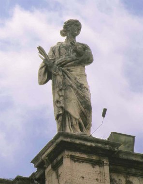 로마의 성녀 테오도라01_by Giacomo Antonio Fancelli_at St Peters Square.jpg